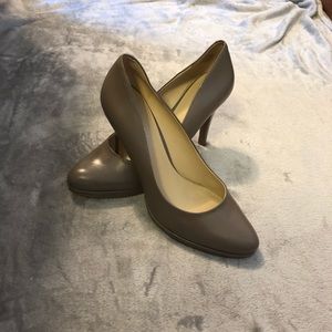 Nine West beige heels